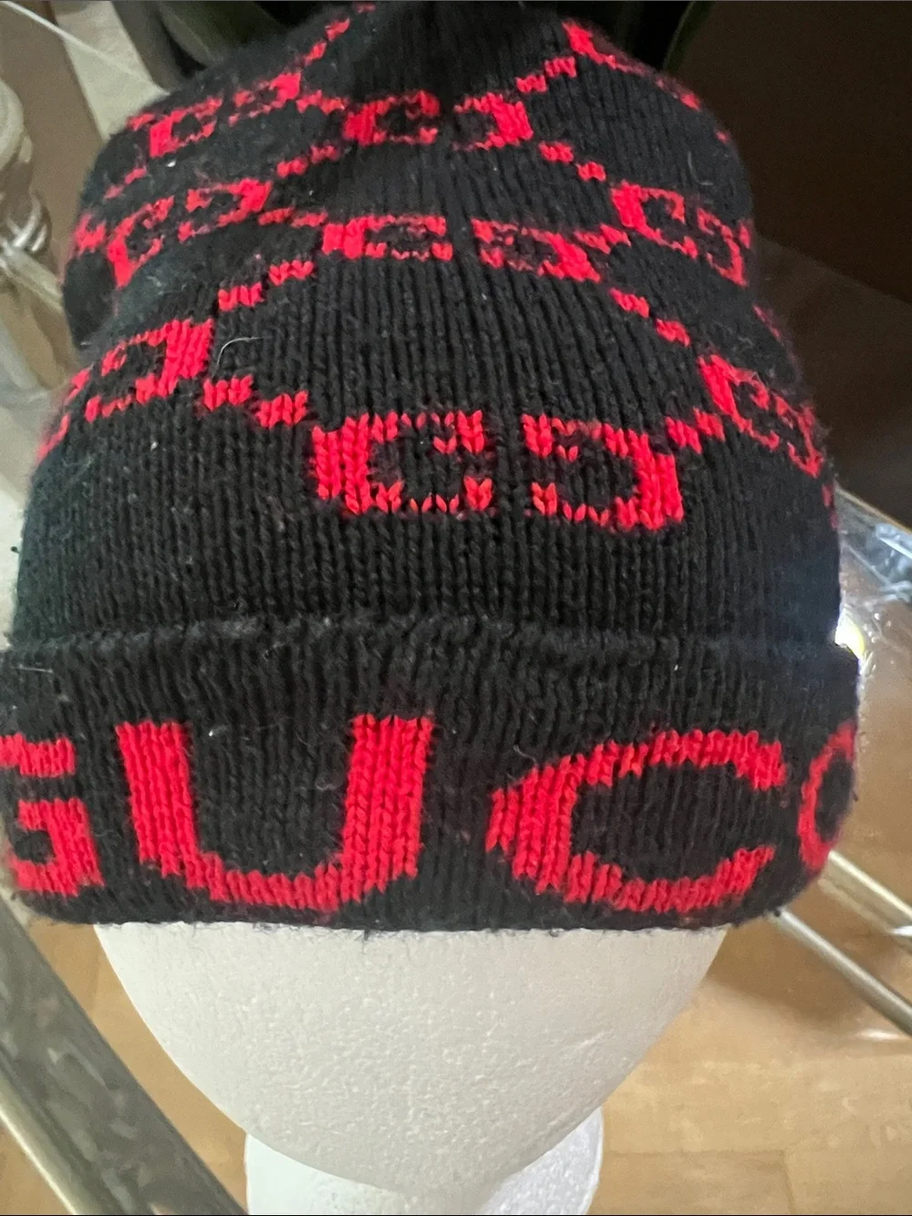 Gucci bold knit